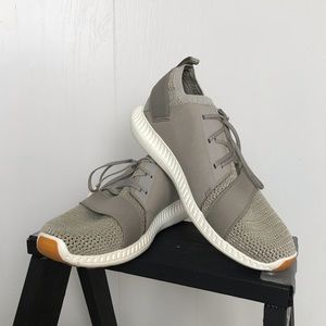 under amour sneakers